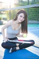 See the beautiful young girl showing off her body on the tennis court with tight clothes (33 pictures)